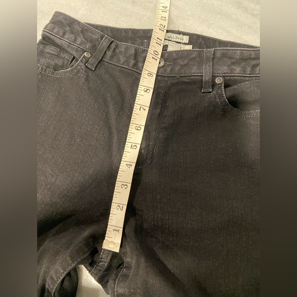 L.L. Bean Size 8 M/T Black Denim Original Fit Straight Leg Five Pocket Jeans - Picture 11 of 12